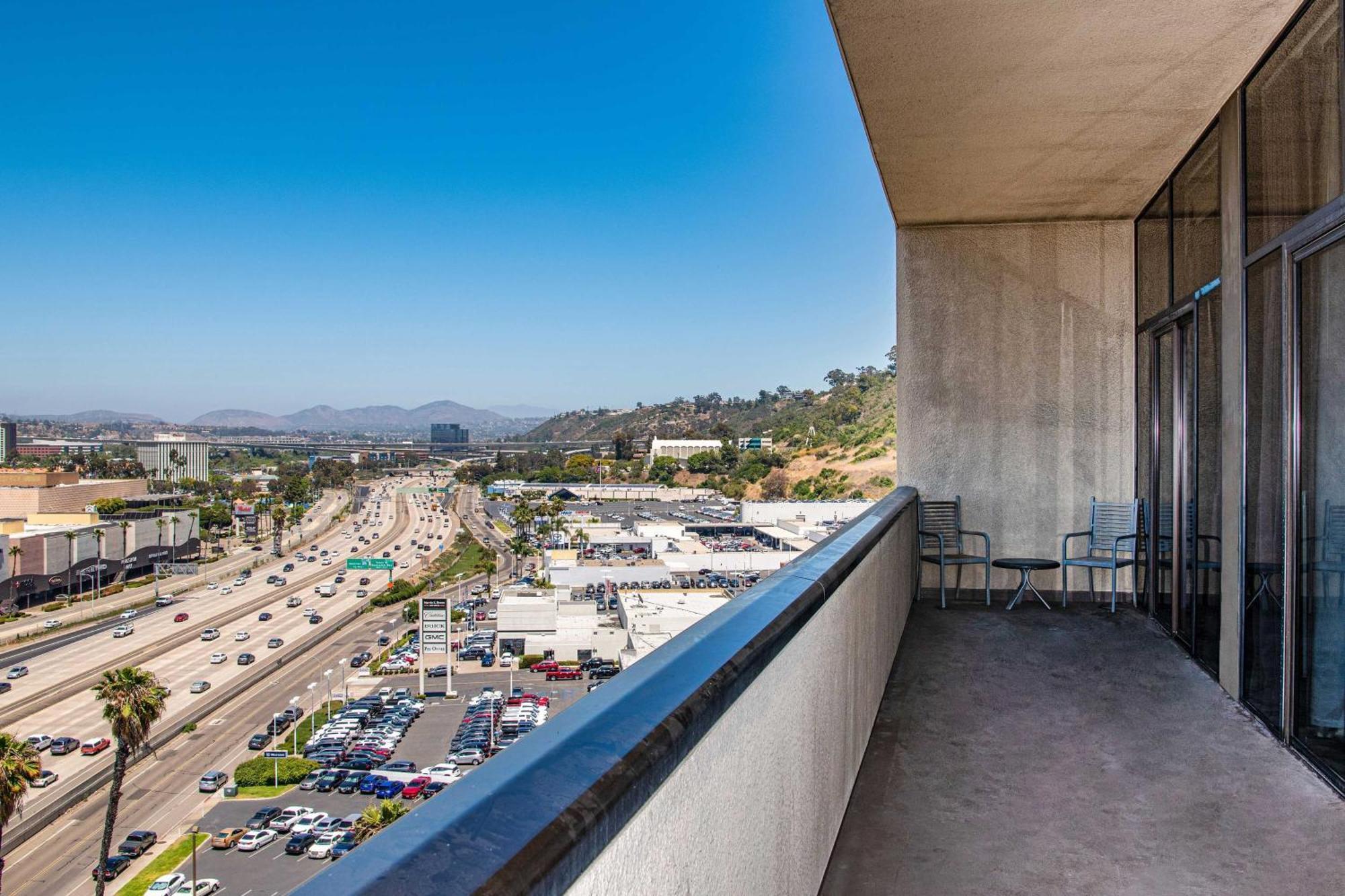 Sheraton Mission Valley San Diego Hotel Exterior photo