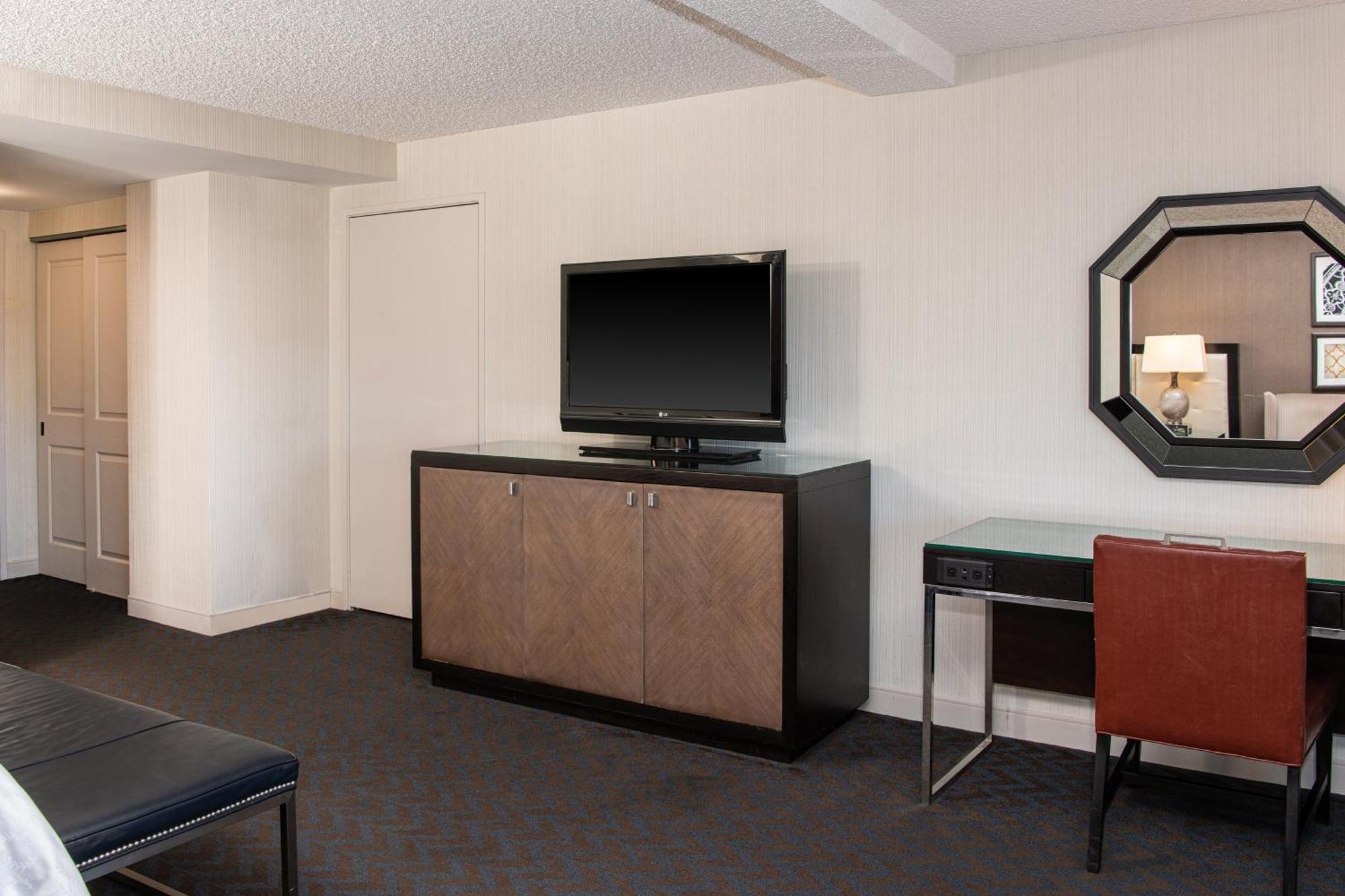 Sheraton Mission Valley San Diego Hotel Exterior photo
